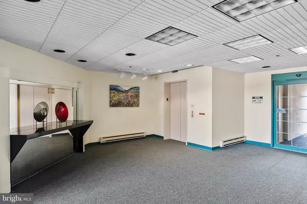 Voorhees, NJ 08043,6072 MAIN ST