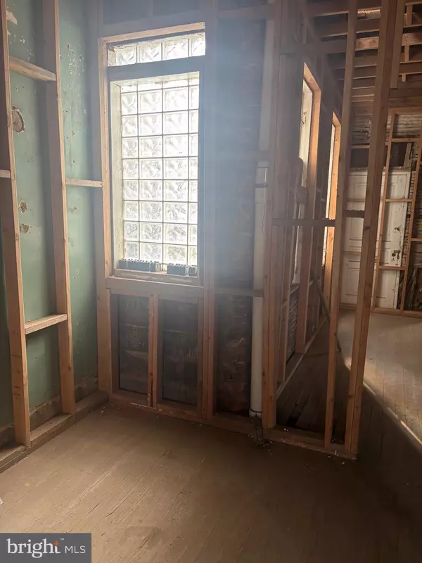 Philadelphia, PA 19132,2604 W LEHIGH AVE