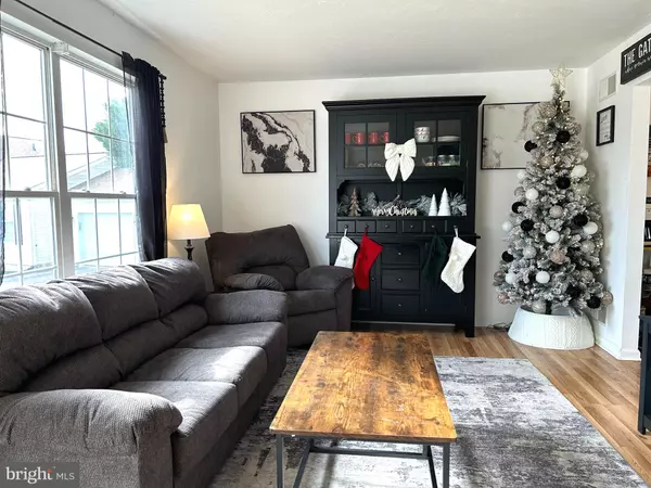 Hanover, PA 17331,5 AARON CT