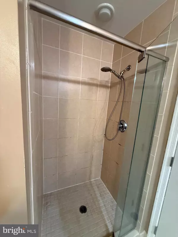 Oxon Hill, MD 20745,155 POTOMAC PSGE #402