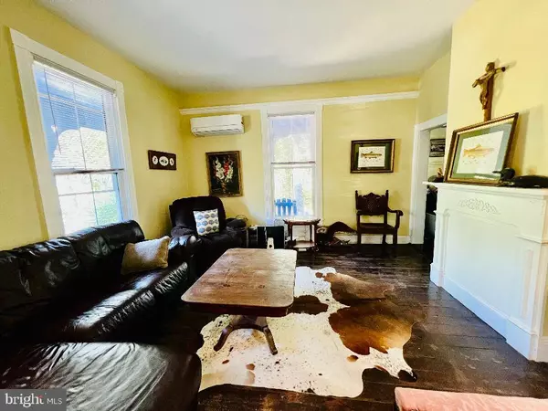 Crisfield, MD 21817,232 N SOMERSET AVE