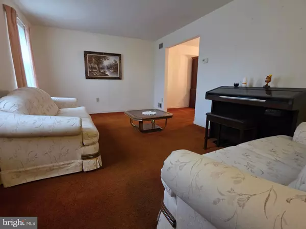 Lancaster, PA 17602,439 COREOPSIS DR