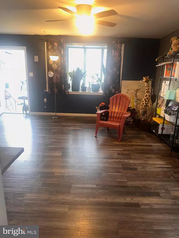 Philadelphia, PA 19135,7141 WALKER ST