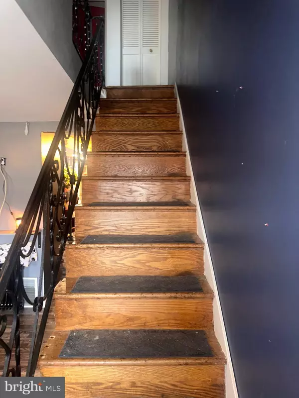 Philadelphia, PA 19135,7141 WALKER ST