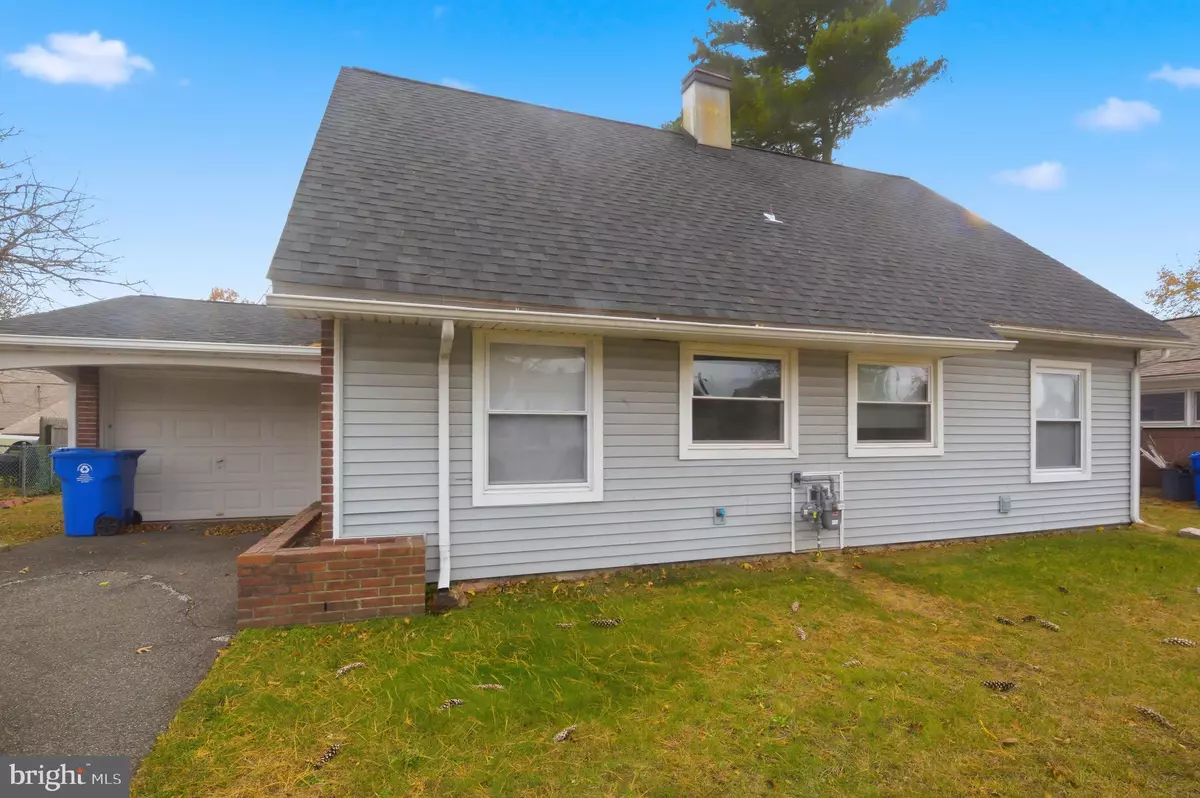 Willingboro, NJ 08046,14 BUTTERCUP LN