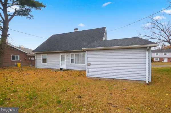 Willingboro, NJ 08046,14 BUTTERCUP LN