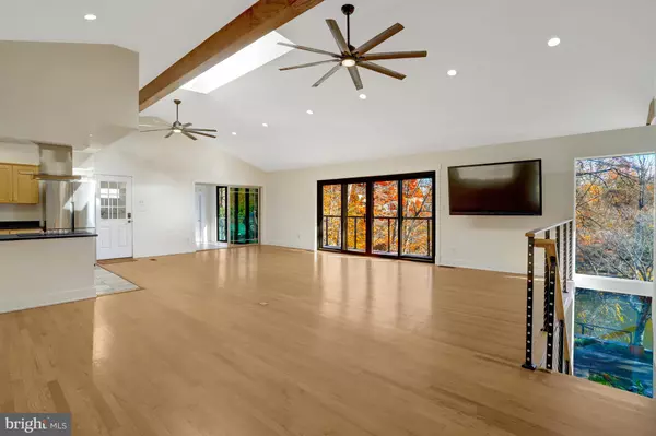 Falls Church, VA 22041,6120 BEACHWAY DR