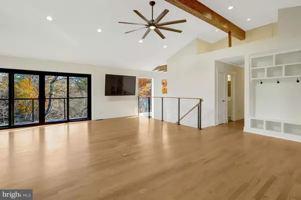 Falls Church, VA 22041,6120 BEACHWAY DR