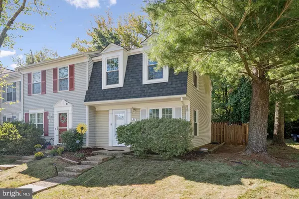 33 DEVON CT, Sterling, VA 20165