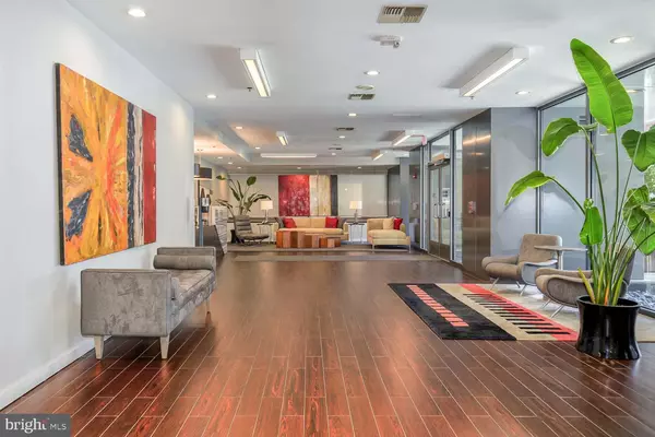 Washington, DC 20008,3883 CONNECTICUT AVE NW #T3