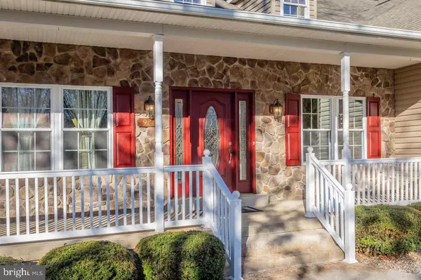 Luray, VA 22835,987 RIVERSIDE DR