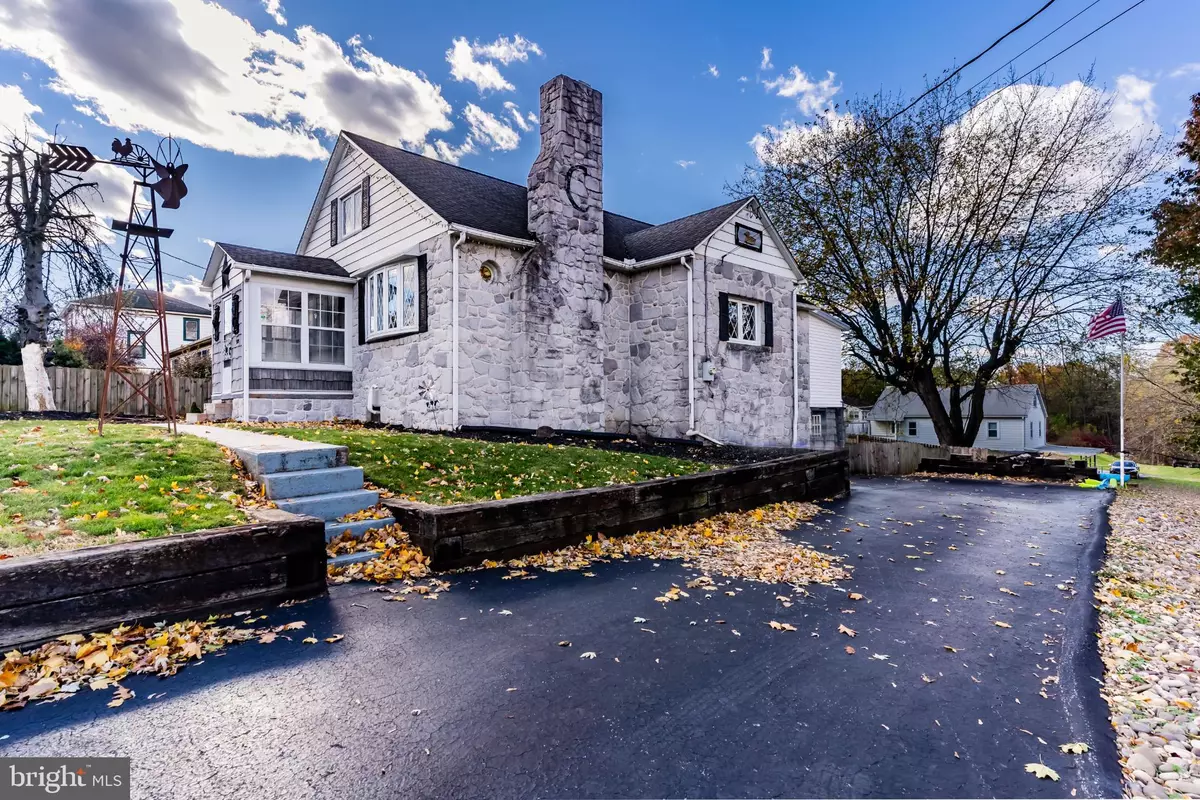 Harrisburg, PA 17113,915 MAIN ST