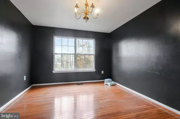 White Plains, MD 20695,8359 GROVENOR CT