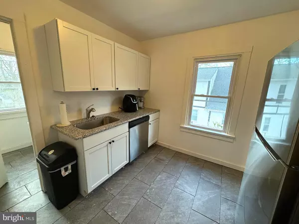 Pitman, NJ 08071,102 MONTGOMERY AVE #A