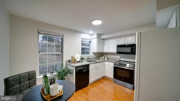 Sterling, VA 20165,3 PALMER CT