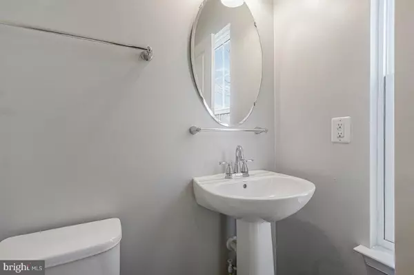 Clinton, MD 20735,6911 SIMMONS LN