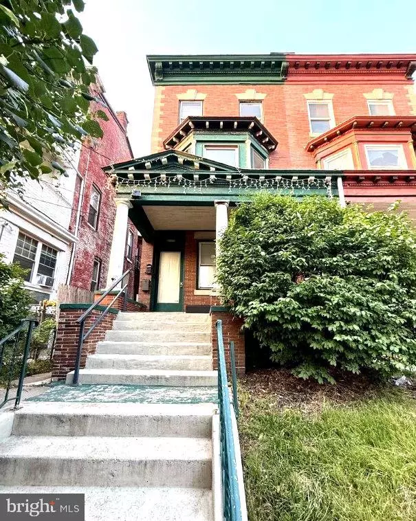 Trenton, NJ 08618,490 W STATE ST