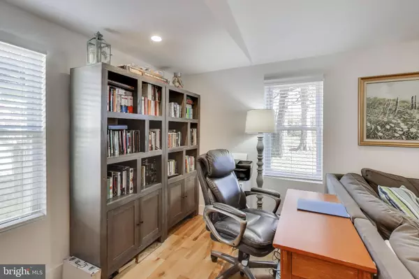 Severn, MD 21144,8238 WB AND A RD