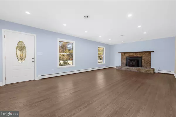 Pasadena, MD 21122,7643 PARADISE BEACH RD