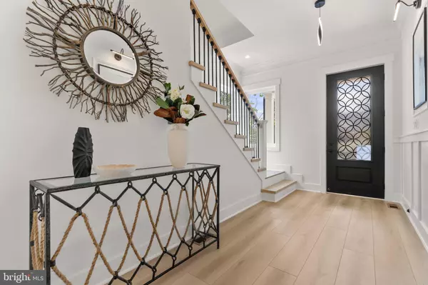 Arlington, VA 22207,1905 N TAYLOR ST