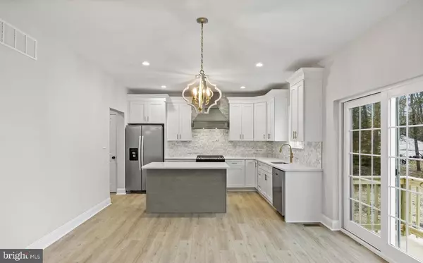 Hammonton, NJ 08037,503 HAY RD