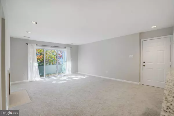 Annandale, VA 22003,7711 LAFAYETTE FOREST DR #22