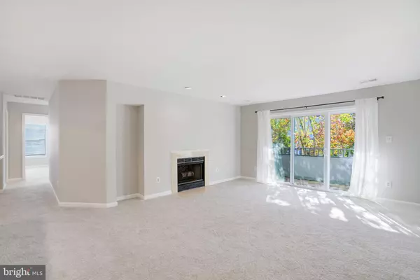 Annandale, VA 22003,7711 LAFAYETTE FOREST DR #22