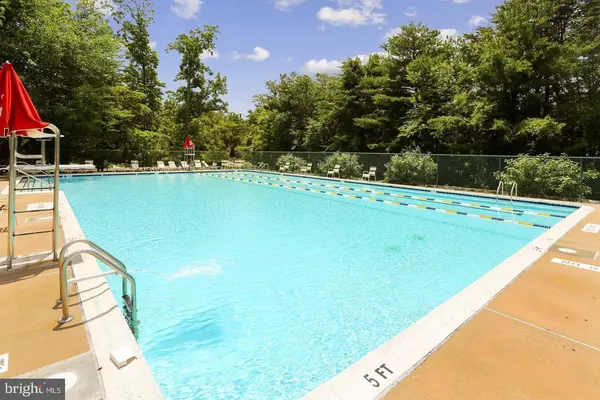 Rockville, MD 20852,5717 BREWER HOUSE CIR #T-2