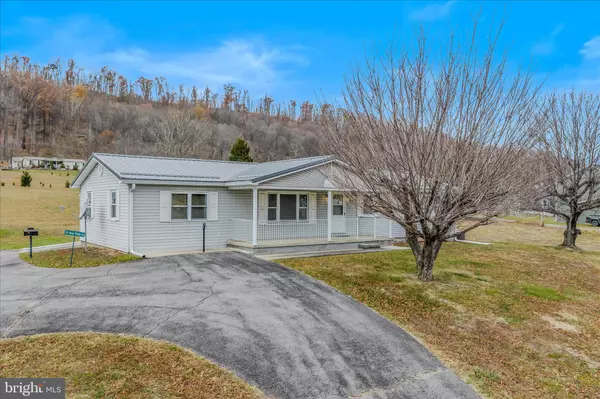 Berkeley Springs, WV 25411,28 GRAY RIDGE LN