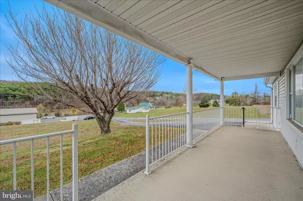 Berkeley Springs, WV 25411,28 GRAY RIDGE LN