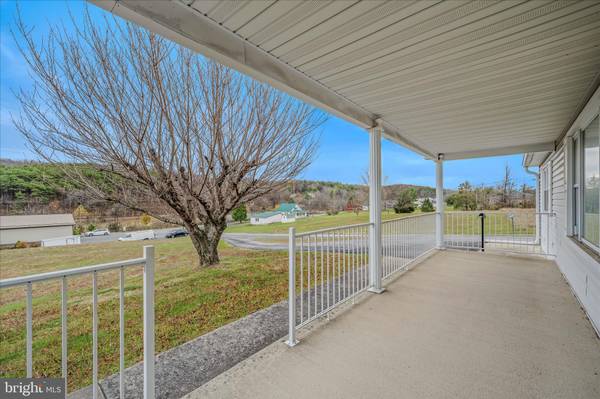 Berkeley Springs, WV 25411,28 GRAY RIDGE LN
