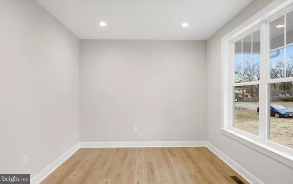 Hammonton, NJ 08037,505 HAY RD