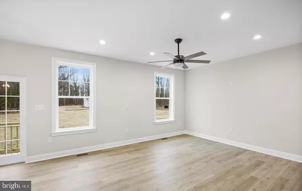 Hammonton, NJ 08037,505 HAY RD