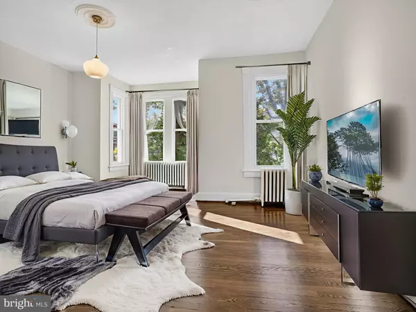 Washington, DC 20002,825 11TH ST NE