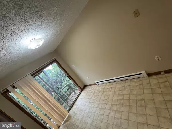 Winchester, VA 22601,512 ALLSTON CR