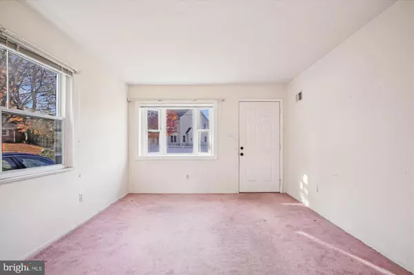 Falls Church, VA 22043,1827 OLMSTEAD DR