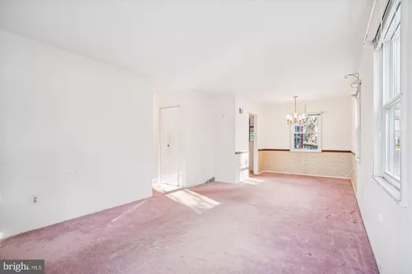 Falls Church, VA 22043,1827 OLMSTEAD DR