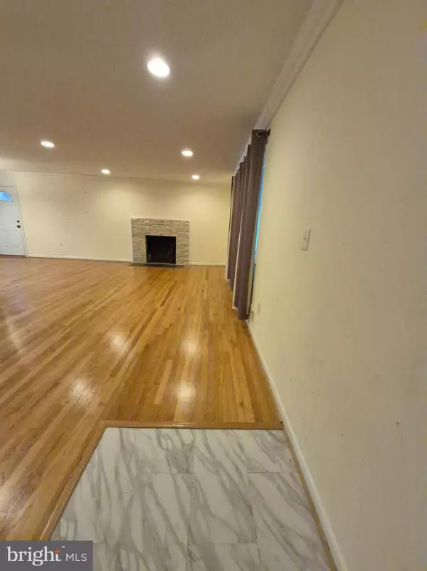 Clinton, MD 20735,7015 GROVETON DR