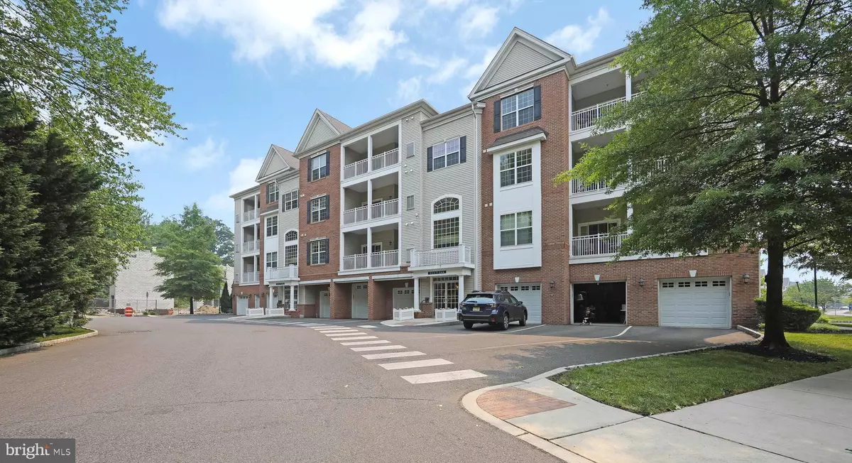 Cherry Hill, NJ 08002,244 BREEDERS CUP DR #244