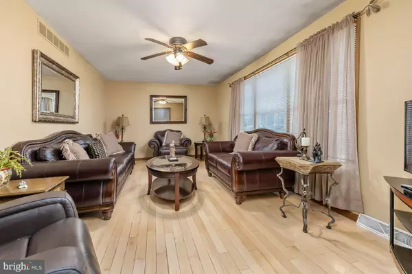 Gibbstown, NJ 08027,752 DUNCAN AVE