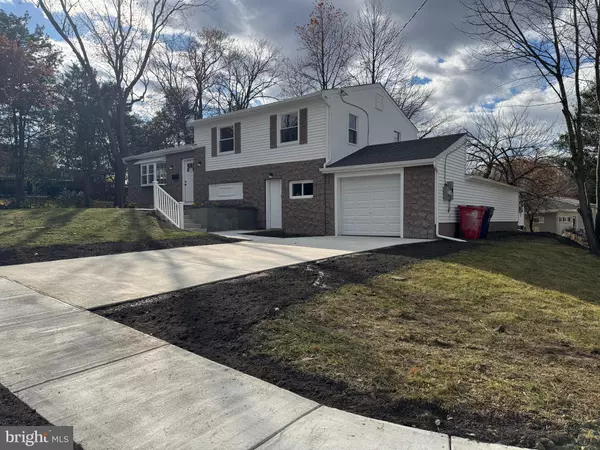 Somerdale, NJ 08083,1 AVA AVE