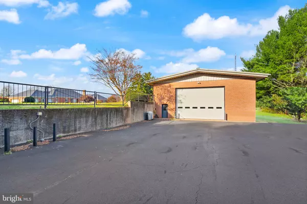 Leesburg, VA 20175,318 EVERGREEN MILL RD SE