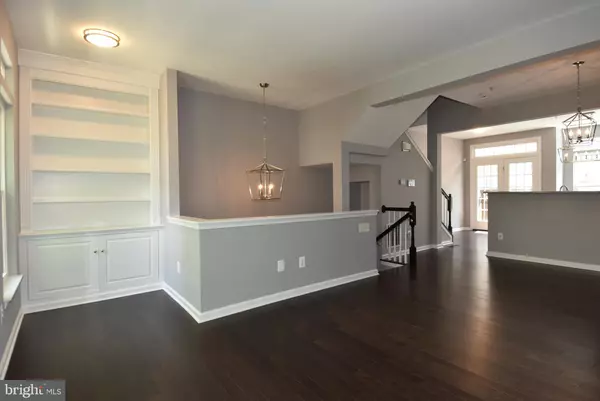 Alexandria, VA 22304,990 HARRISON CIR