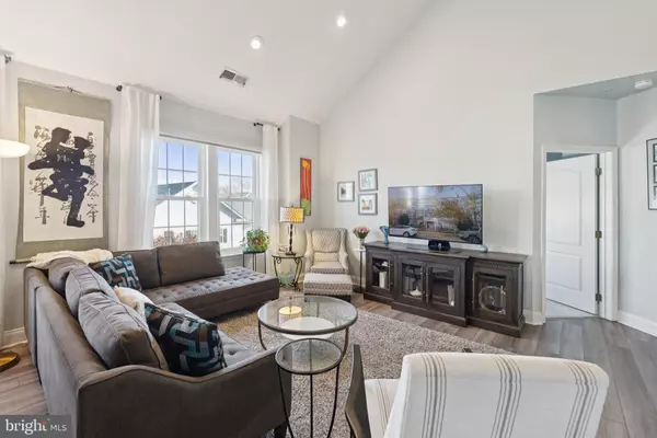 Rockville, MD 20850,802 GRAND CHAMPION DR #402