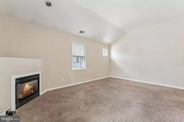 Owings Mills, MD 21117,5002 HOLLINGTON DR #301