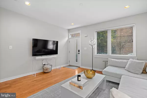 Philadelphia, PA 19122,104 TURNER ST