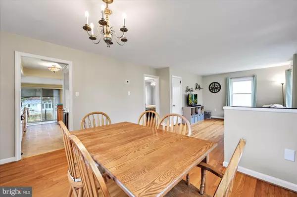 Lancaster, PA 17601,966 SKYLINE DR