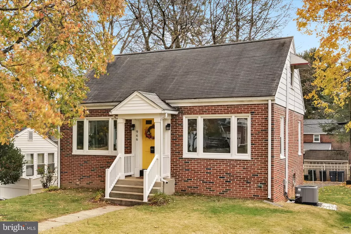 Lancaster, PA 17601,966 SKYLINE DR