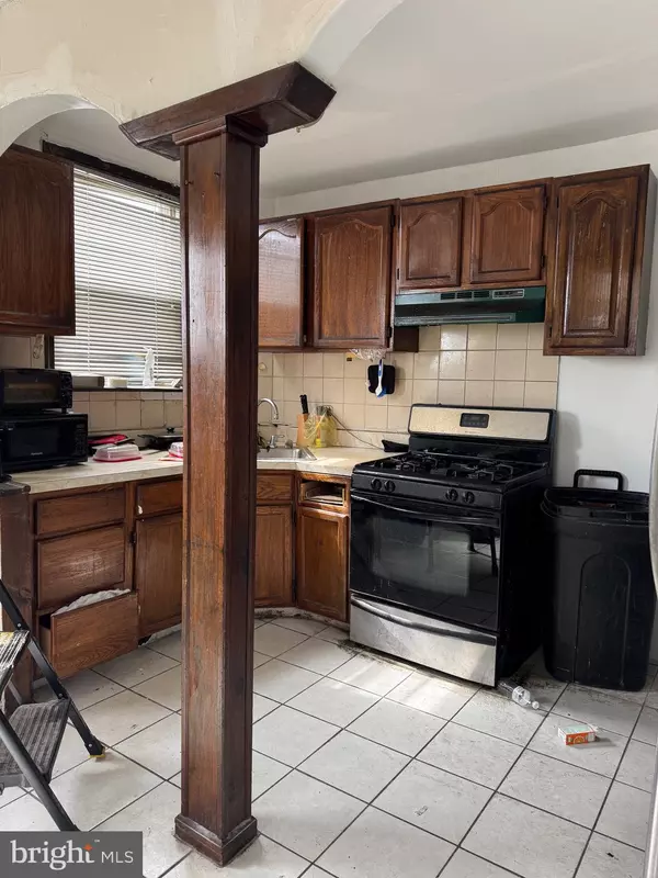 Philadelphia, PA 19140,300 W RAYMOND ST