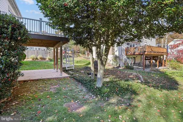 Burke, VA 22015,5090 QUEENS WOOD DR